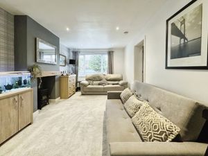 Lounge 2- click for photo gallery